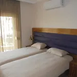 Xperia Park With Large Balcony And Seaview & Free Airport Shuttle Service 호텔 *